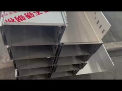 कम रखरखाव की स्थापना के लिए स्टेनलेस स्टील वेंटिलेटेड केबल ट्रे